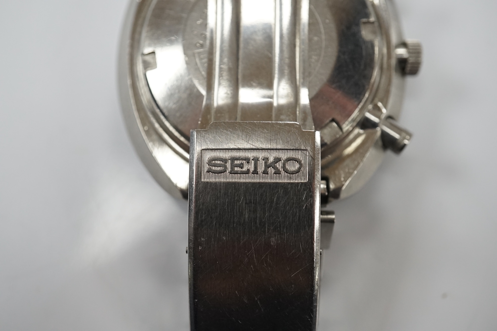 A gentleman's stainless steel Seiko Chronograph Automatic UFO wrist watch, case diameter 45mm, with box, no papers. Condition - poor